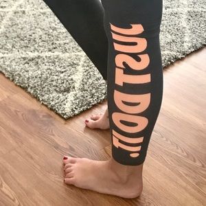 Nike 3/4 Length Leggings